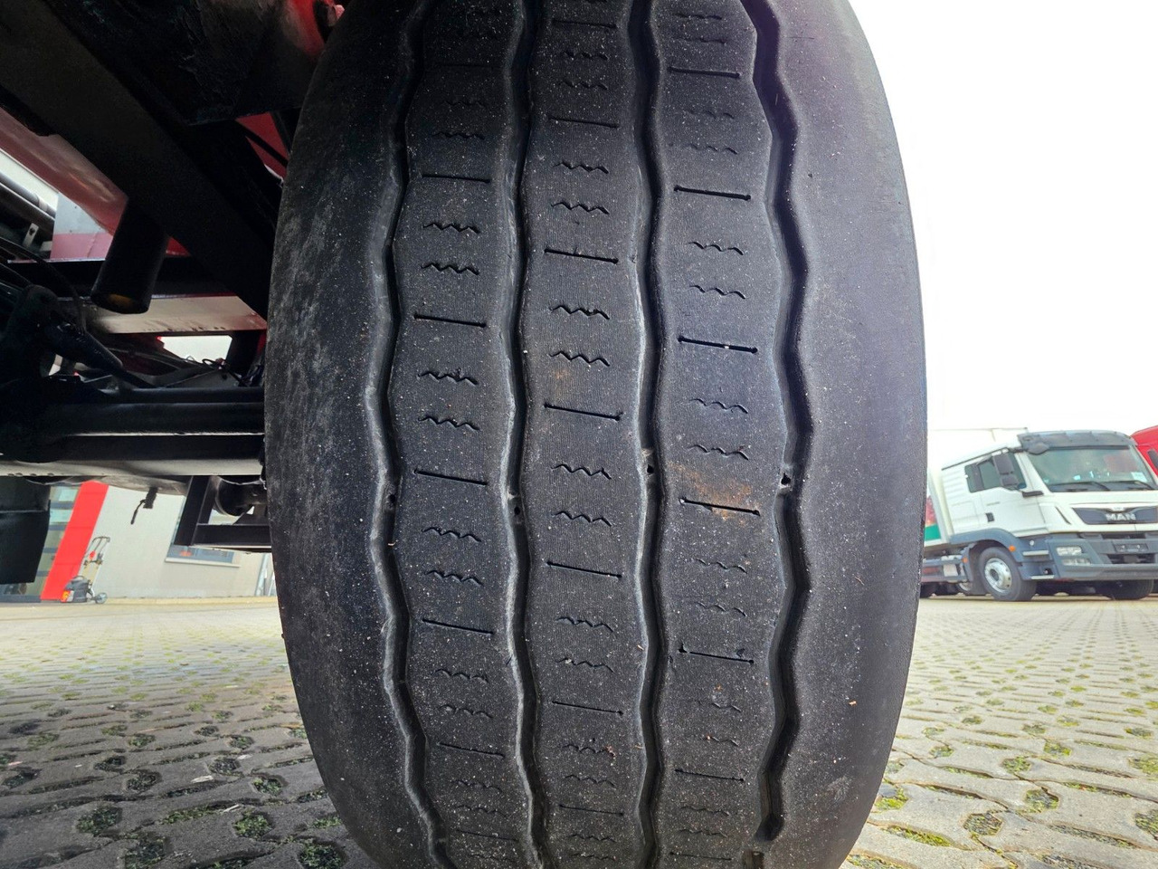 Tanker semi-trailer Feldbinder TSA 38.3 / Alu / ADR AT, FL / Lift / VOGELSANG: picture 28 Tanker semi-trailer Feldbinder TSA 38.3 / Alu / ADR AT, FL / Lift / VOGELSANG: picture 28