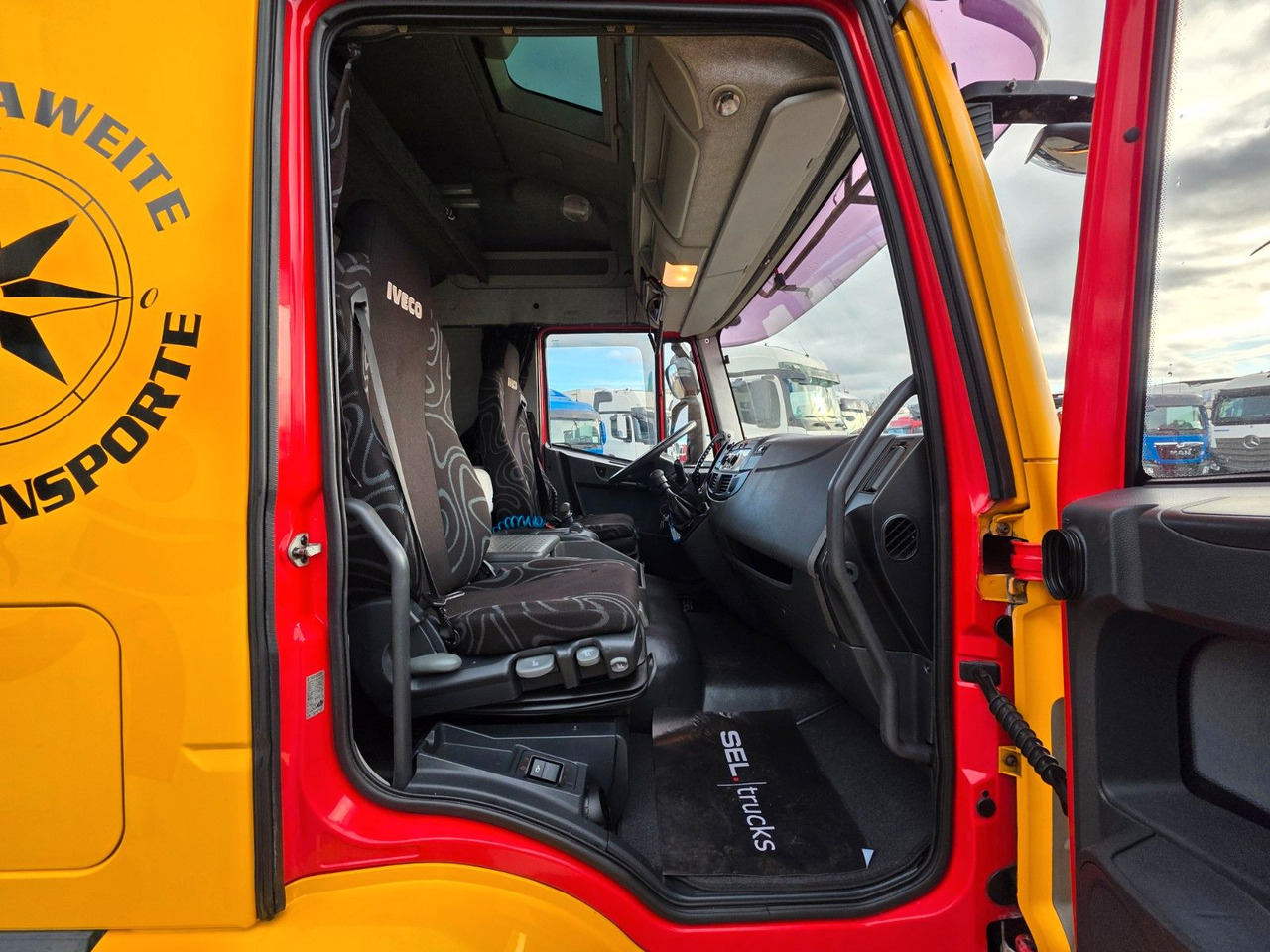 Container transporter/ Swap body truck Iveco Eurocargo 120E22 / Bootstransport: picture 25 Container transporter/ Swap body truck Iveco Eurocargo 120E22 / Bootstransport: picture 25