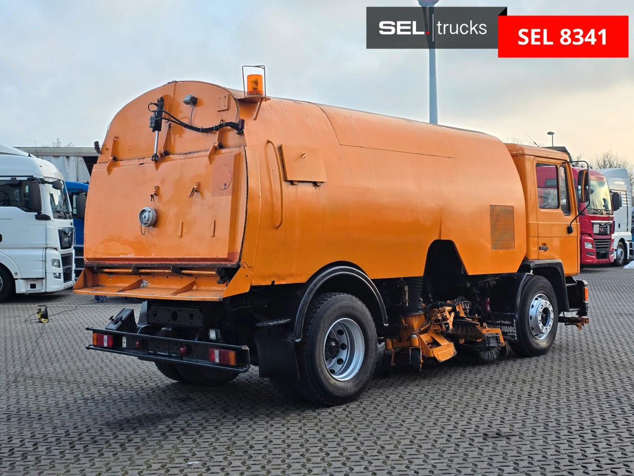 MAN Strassenreiniger - Road sweeper: picture 5 MAN Strassenreiniger - Road sweeper: picture 5