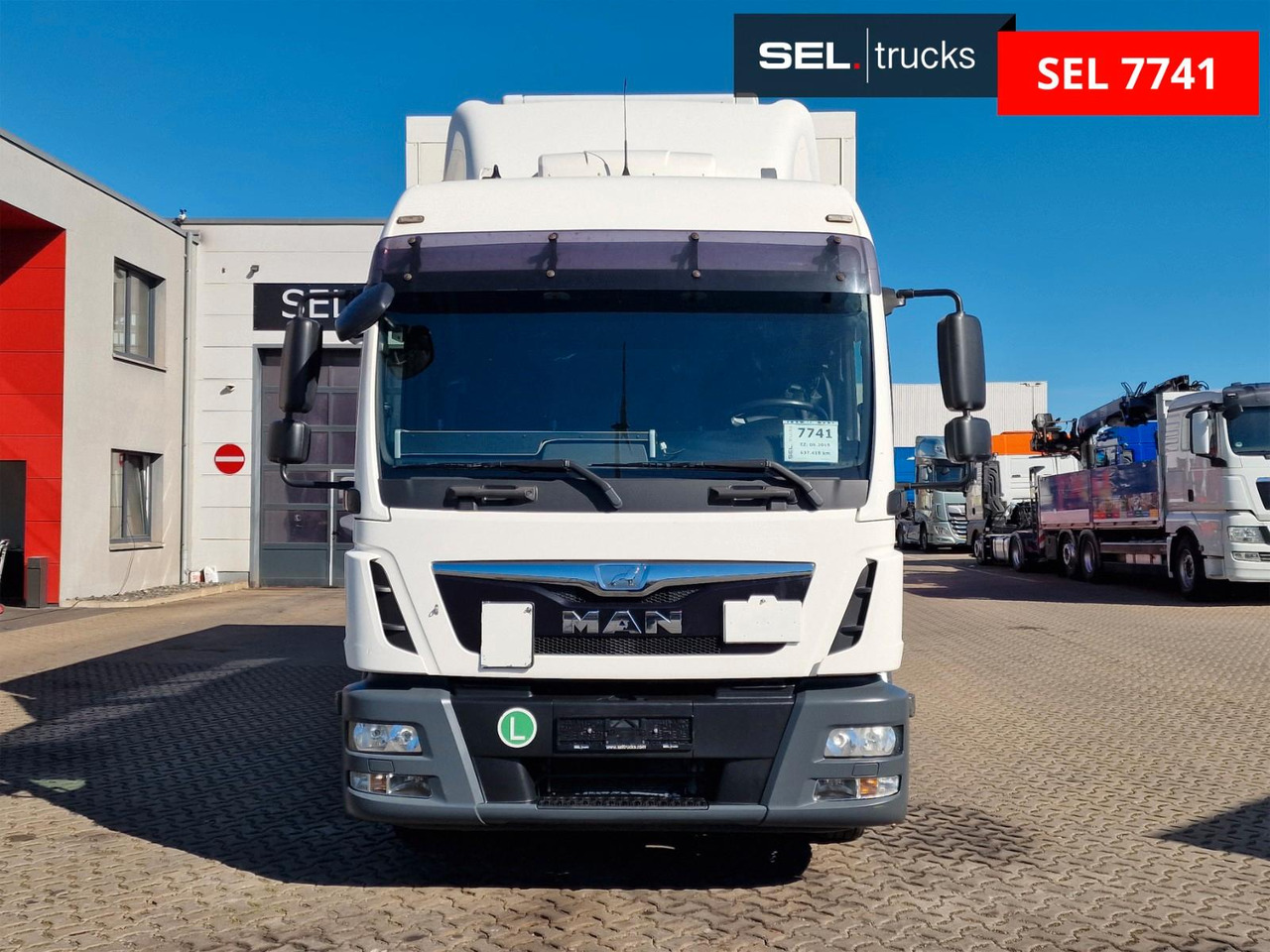 MAN TGL 12.250 4X2 BL / Ladebordwand - Refrigerator truck: picture 2 MAN TGL 12.250 4X2 BL / Ladebordwand - Refrigerator truck: picture 2