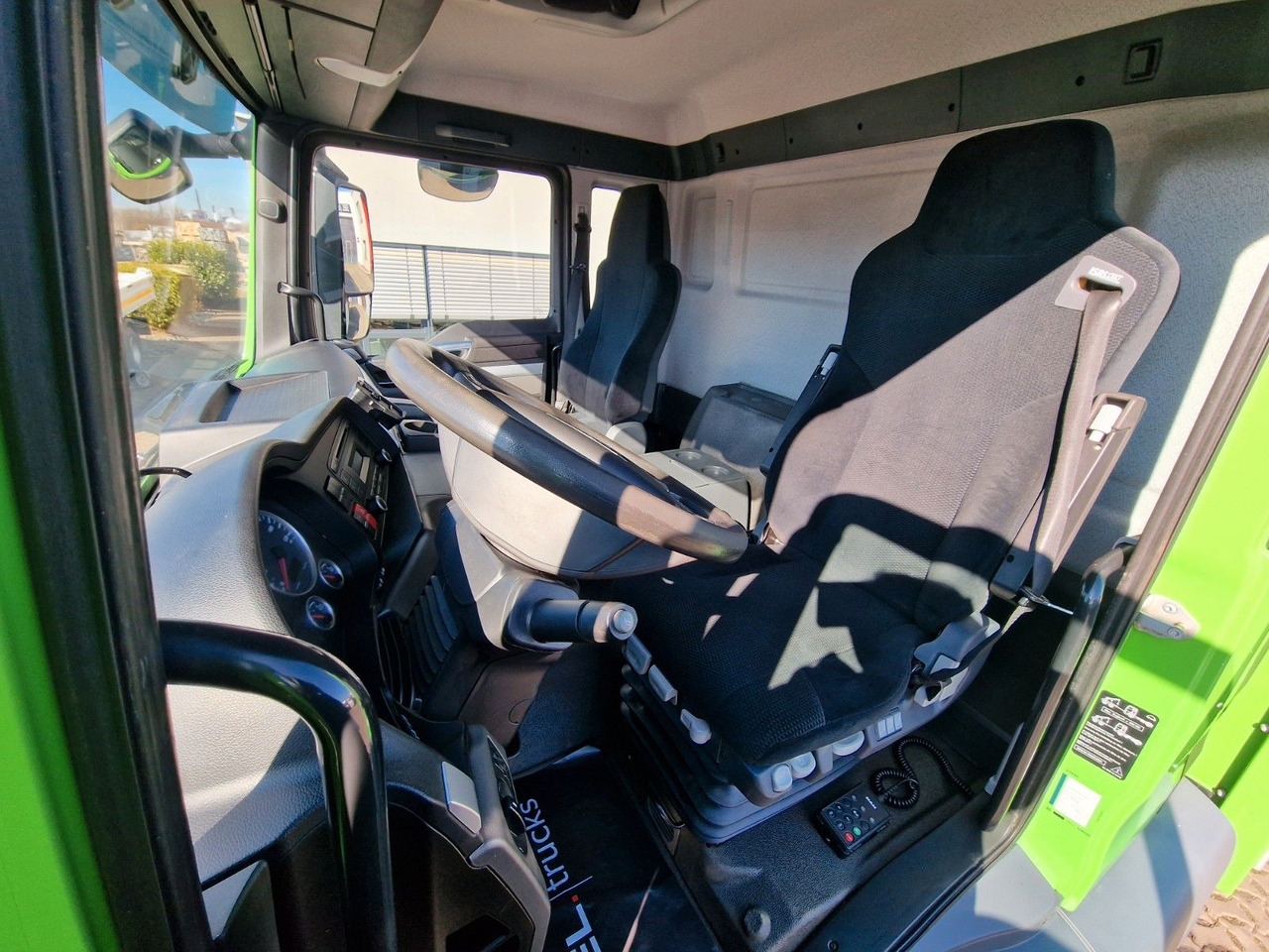 Curtain side truck MAN TGS 26.360 6X2-2 BL / Ladebordwand / Aluklappen: picture 16