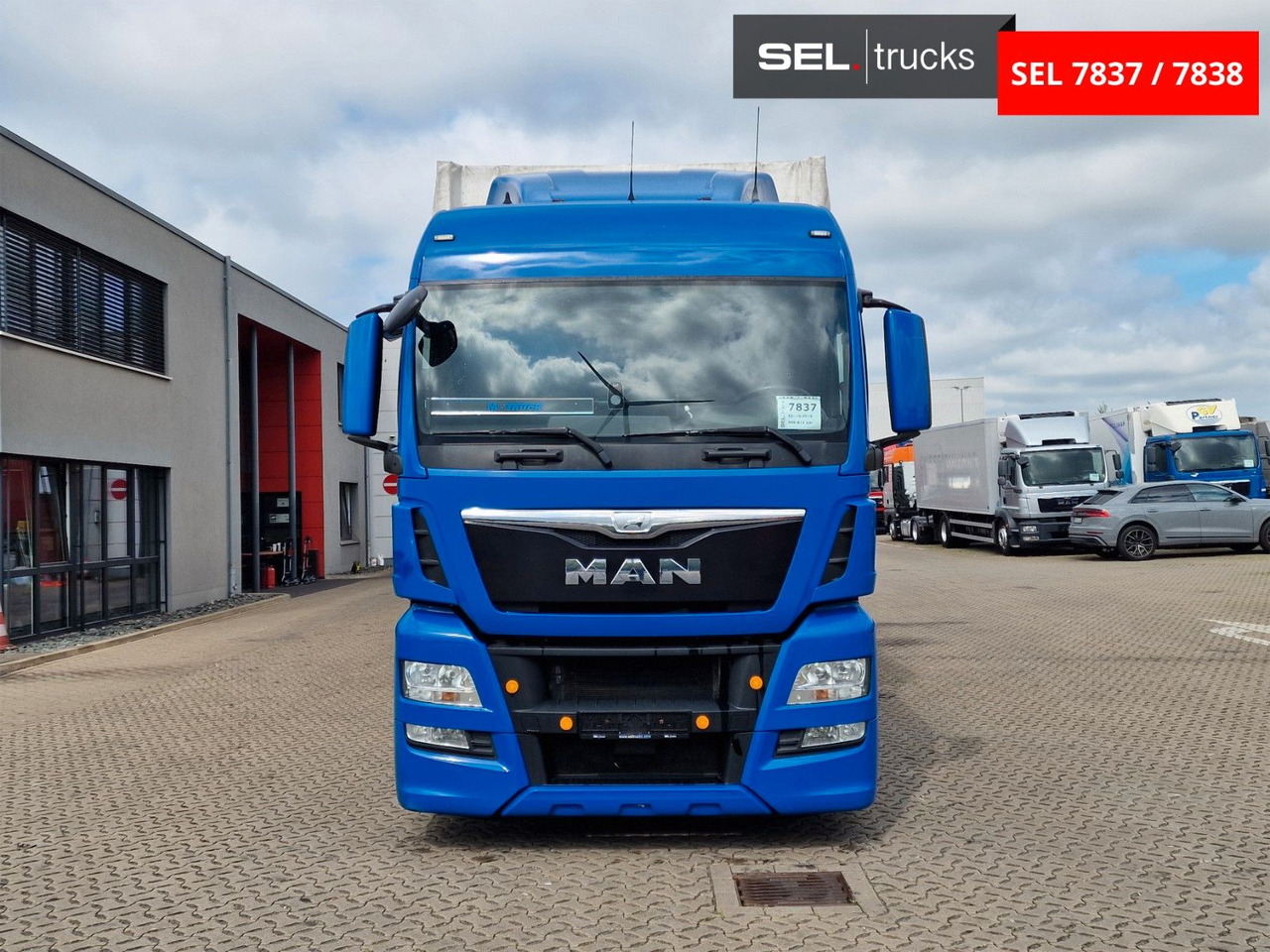 MAN TGX 18.440 4X2 LL-U/ Intarder /Hubdach/Durchlade - Curtain side truck: picture 2 MAN TGX 18.440 4X2 LL-U/ Intarder /Hubdach/Durchlade - Curtain side truck: picture 2