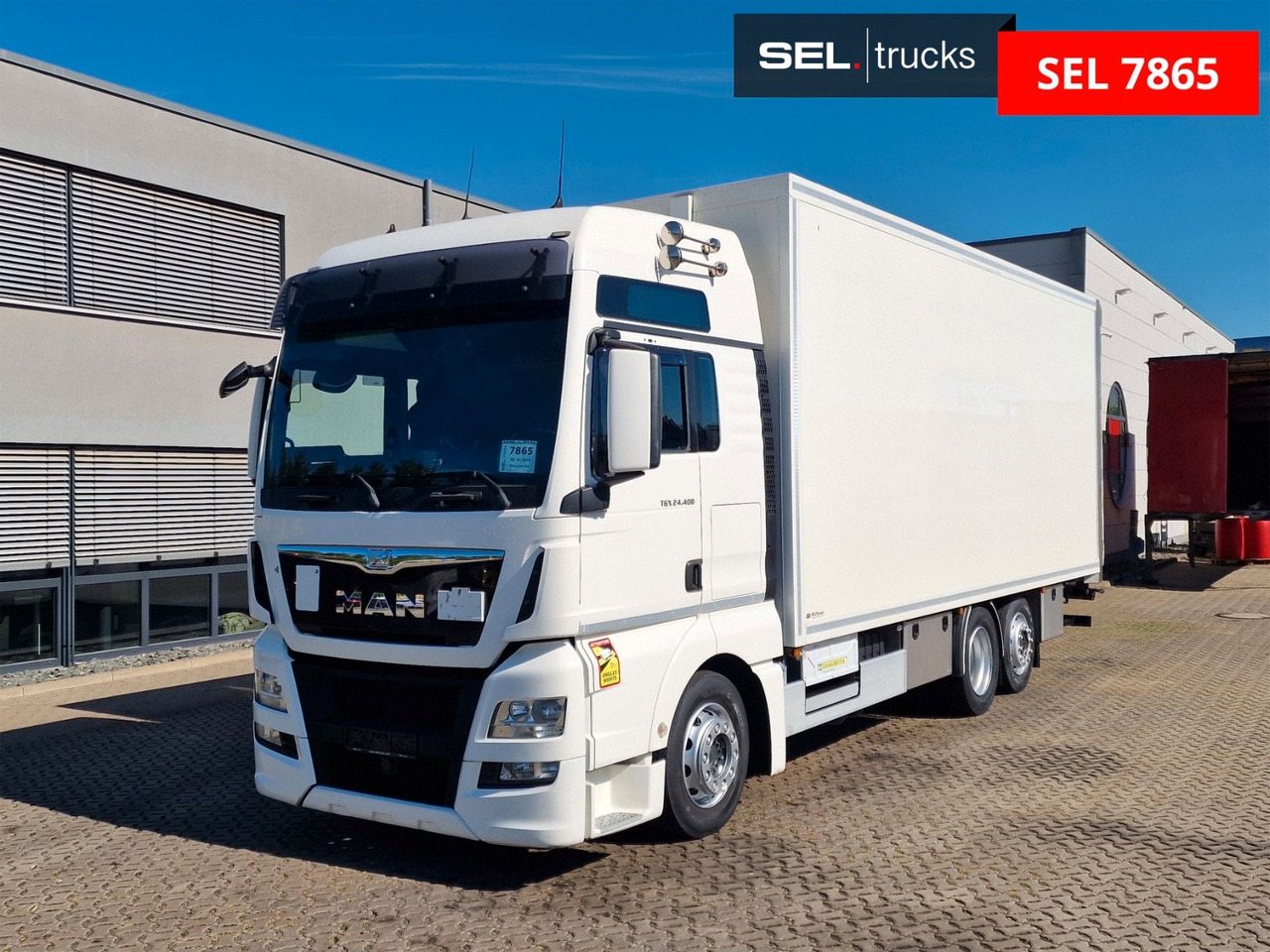 MAN TGX 24.400 6X2-2 LL-U / Intarder / Ldbw / Konvek - Box truck: picture 1 MAN TGX 24.400 6X2-2 LL-U / Intarder / Ldbw / Konvek - Box truck: picture 1