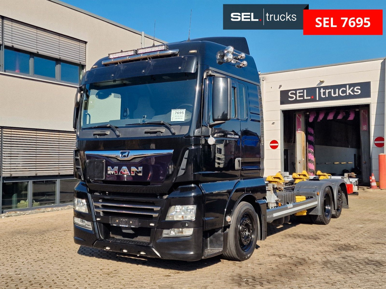 MAN TGX 24.500 6X2-2 LL-U / Intarder / Xeno / LOW KM - Container transporter/ Swap body truck: picture 1 MAN TGX 24.500 6X2-2 LL-U / Intarder / Xeno / LOW KM - Container transporter/ Swap body truck: picture 1