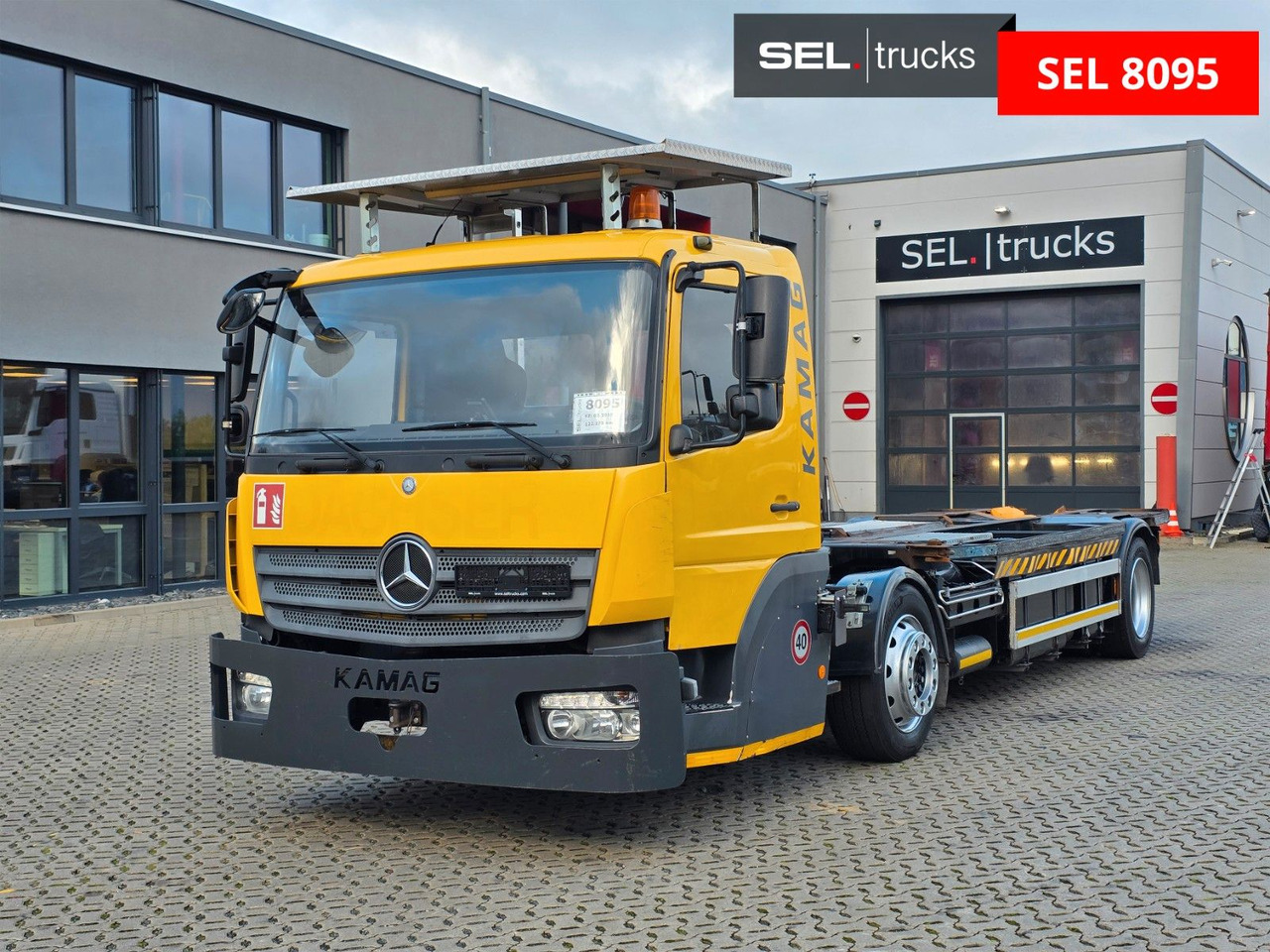 Mercedes-Benz Kamag WBH25 / Umsetzer (Mafi/Terberg) - Container transporter/ Swap body truck: picture 1 Mercedes-Benz Kamag WBH25 / Umsetzer (Mafi/Terberg) - Container transporter/ Swap body truck: picture 1