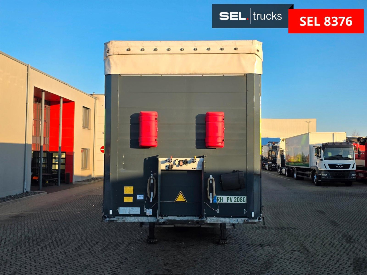 Schmitz Cargobull SCS 24/L - 13.62 EB / Lift / EDSCHA/Stapleraufn. - Curtainsider semi-trailer: picture 3 Schmitz Cargobull SCS 24/L - 13.62 EB / Lift / EDSCHA/Stapleraufn. - Curtainsider semi-trailer: picture 3