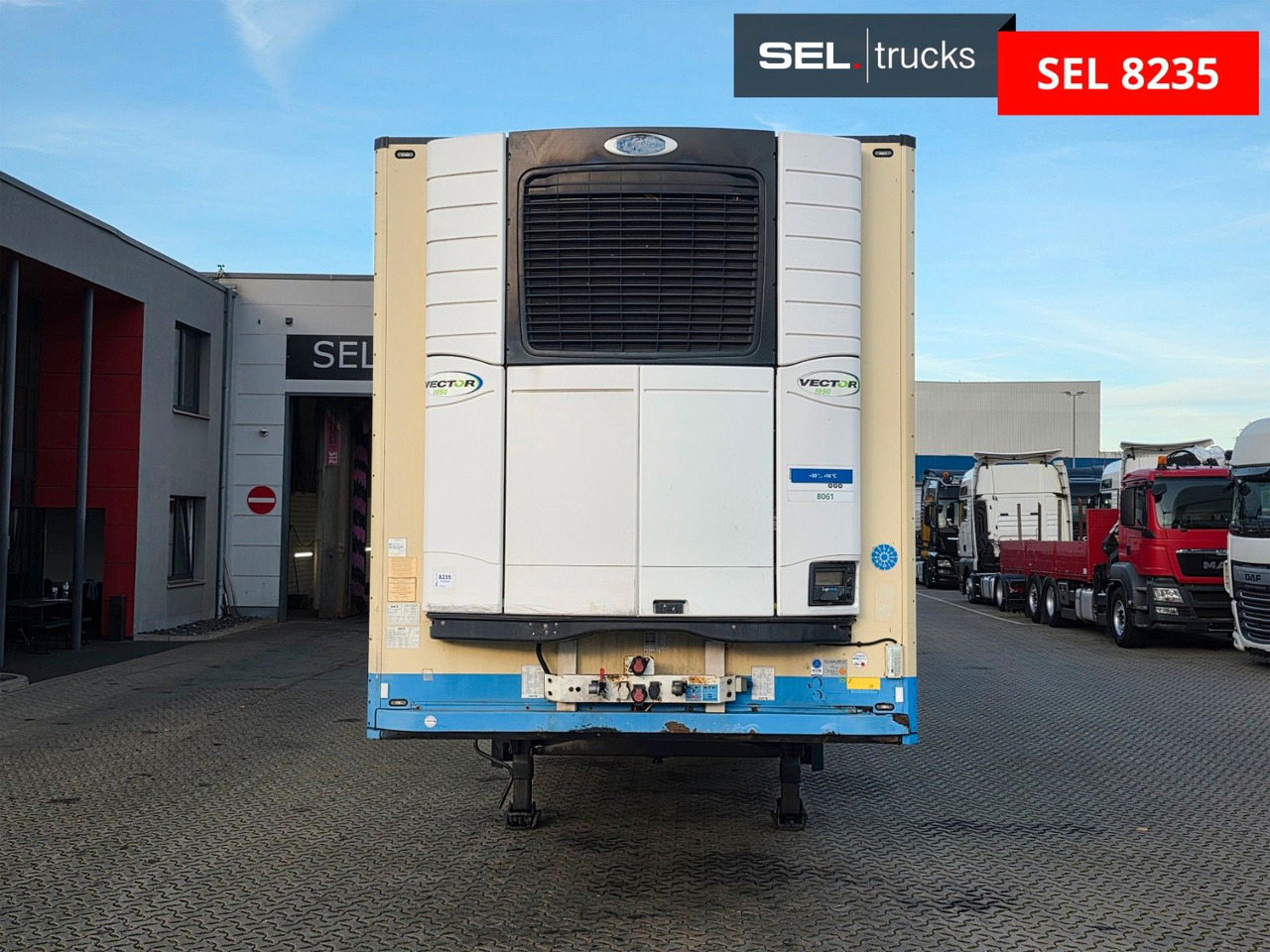 Schmitz Cargobull SKO 24/L-13.4 FP 45 COOL / Carrier Rolltor !! - Refrigerator semi-trailer: picture 2 Schmitz Cargobull SKO 24/L-13.4 FP 45 COOL / Carrier Rolltor !! - Refrigerator semi-trailer: picture 2