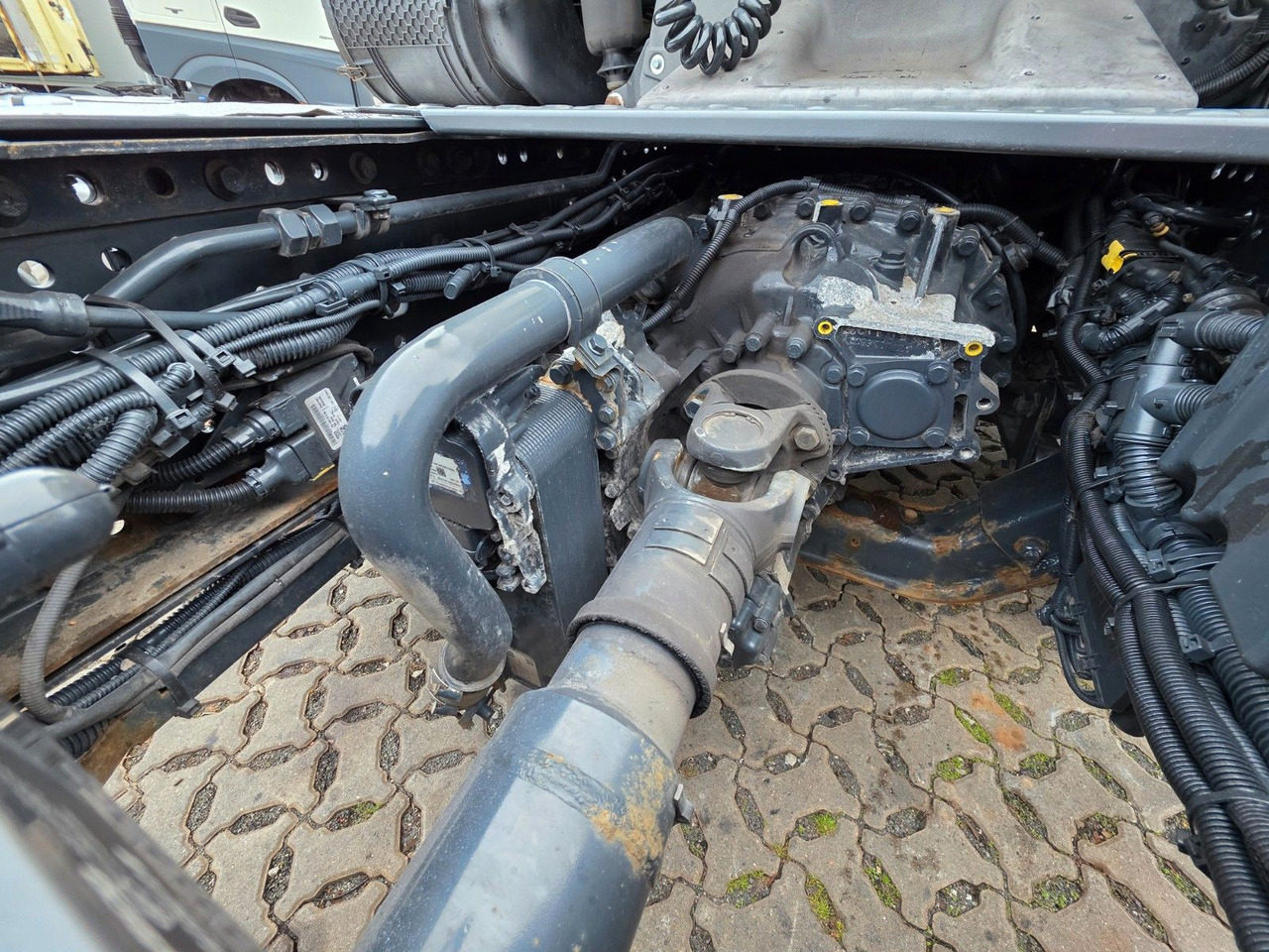 Tractor unit Iveco Stralis 460 / ZF Intarder: picture 17 Tractor unit Iveco Stralis 460 / ZF Intarder: picture 17