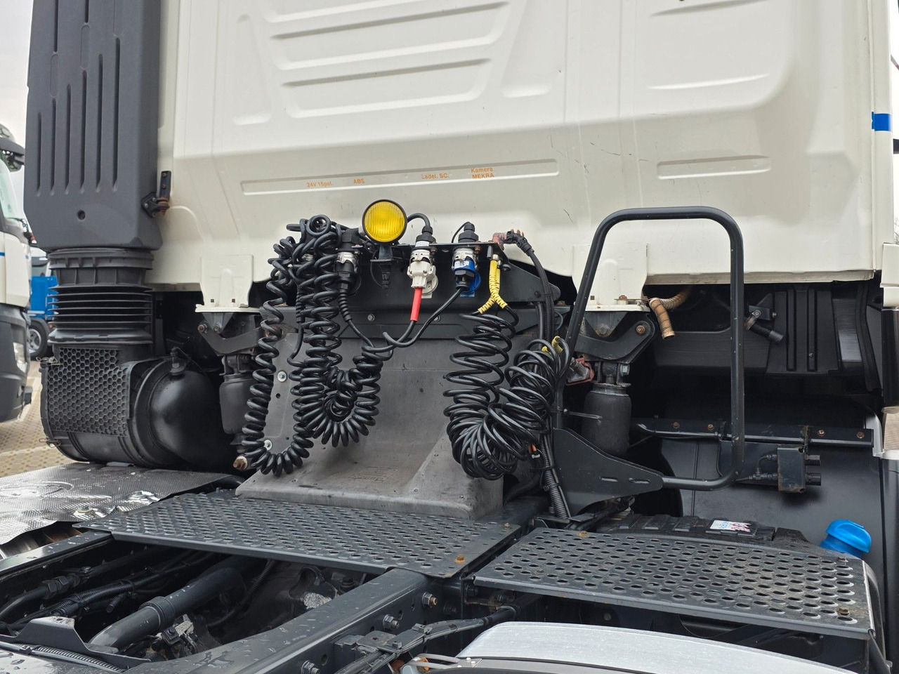 Tractor unit Iveco Stralis 460 / ZF Intarder: picture 15 Tractor unit Iveco Stralis 460 / ZF Intarder: picture 15