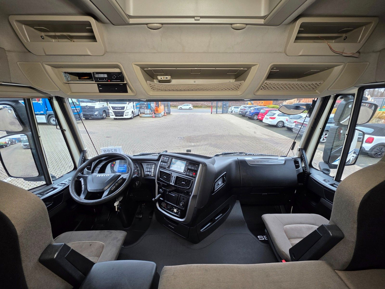 Tractor unit Iveco Stralis 460 / ZF Intarder: picture 30 Tractor unit Iveco Stralis 460 / ZF Intarder: picture 30