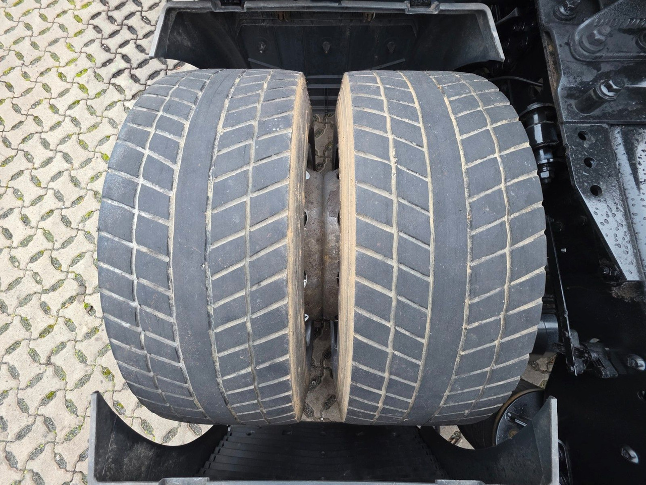 Tractor unit MAN TGX 18.460 4X2 LLS-U / Retarder / 2 Tanks: picture 49 Tractor unit MAN TGX 18.460 4X2 LLS-U / Retarder / 2 Tanks: picture 49