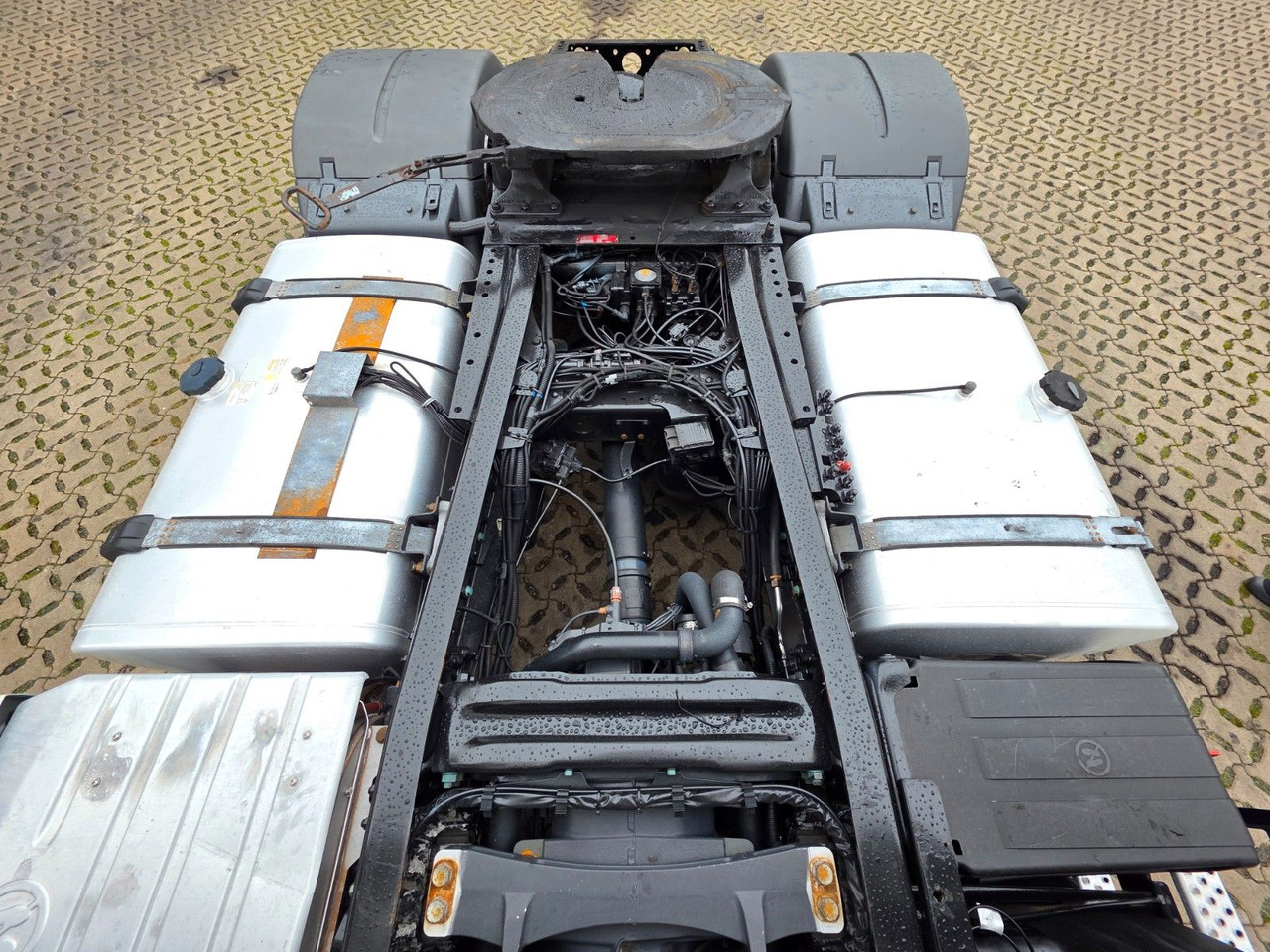 Tractor unit MAN TGX 18.460 4X2 LLS-U / Retarder / 2 Tanks: picture 10 Tractor unit MAN TGX 18.460 4X2 LLS-U / Retarder / 2 Tanks: picture 10