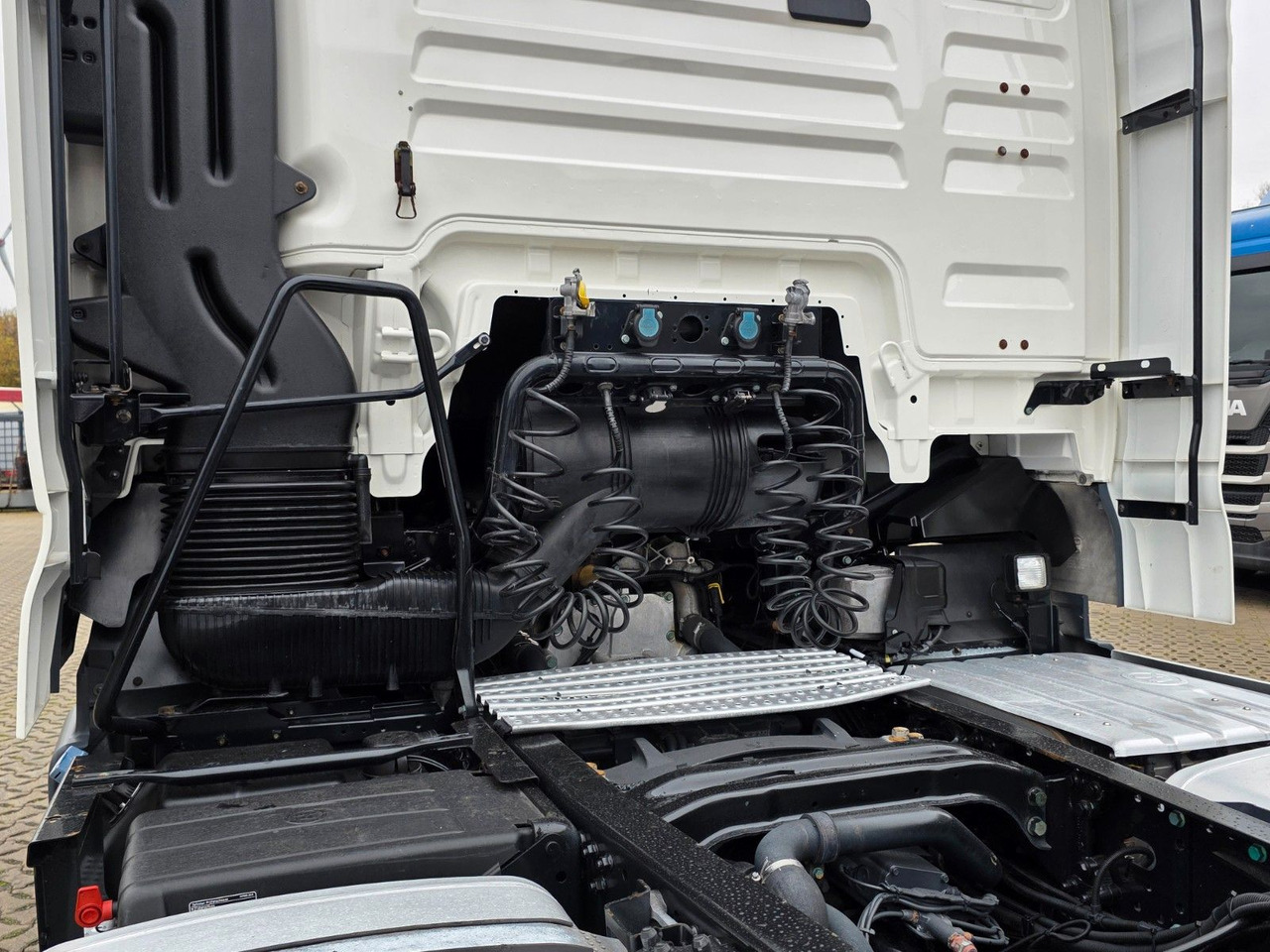 Tractor unit MAN TGX 18.460 4X2 LLS-U / Retarder / 2 Tanks: picture 14 Tractor unit MAN TGX 18.460 4X2 LLS-U / Retarder / 2 Tanks: picture 14