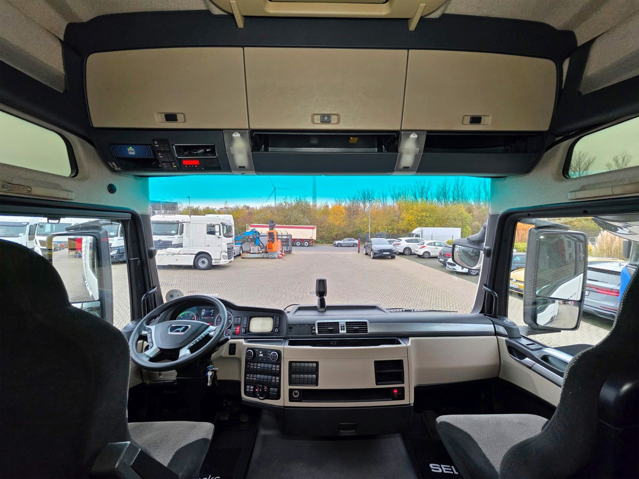 Tractor unit MAN TGX 18.460 4X2 LLS-U / Retarder / 2 Tanks: picture 32 Tractor unit MAN TGX 18.460 4X2 LLS-U / Retarder / 2 Tanks: picture 32