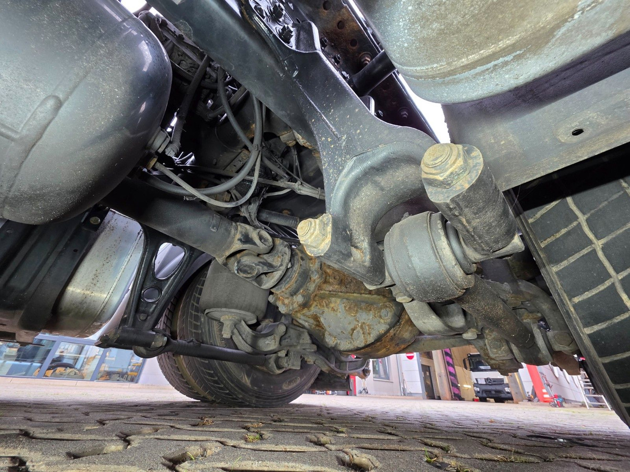 Tractor unit MAN TGX 18.460 4X2 LLS-U / Retarder / 2 Tanks: picture 22 Tractor unit MAN TGX 18.460 4X2 LLS-U / Retarder / 2 Tanks: picture 22