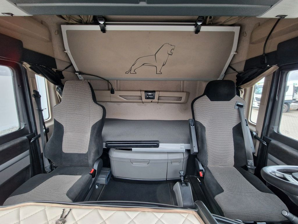 Tractor unit MAN TGX 18.500 / Retarder / Alu-Felgen / Xenon MAN TGX 18.500 / Retarder / Alu-Felgen / Xenon: picture 17 Tractor unit MAN TGX 18.500 / Retarder / Alu-Felgen / Xenon MAN TGX 18.500 / Retarder / Alu-Felgen / Xenon: picture 17