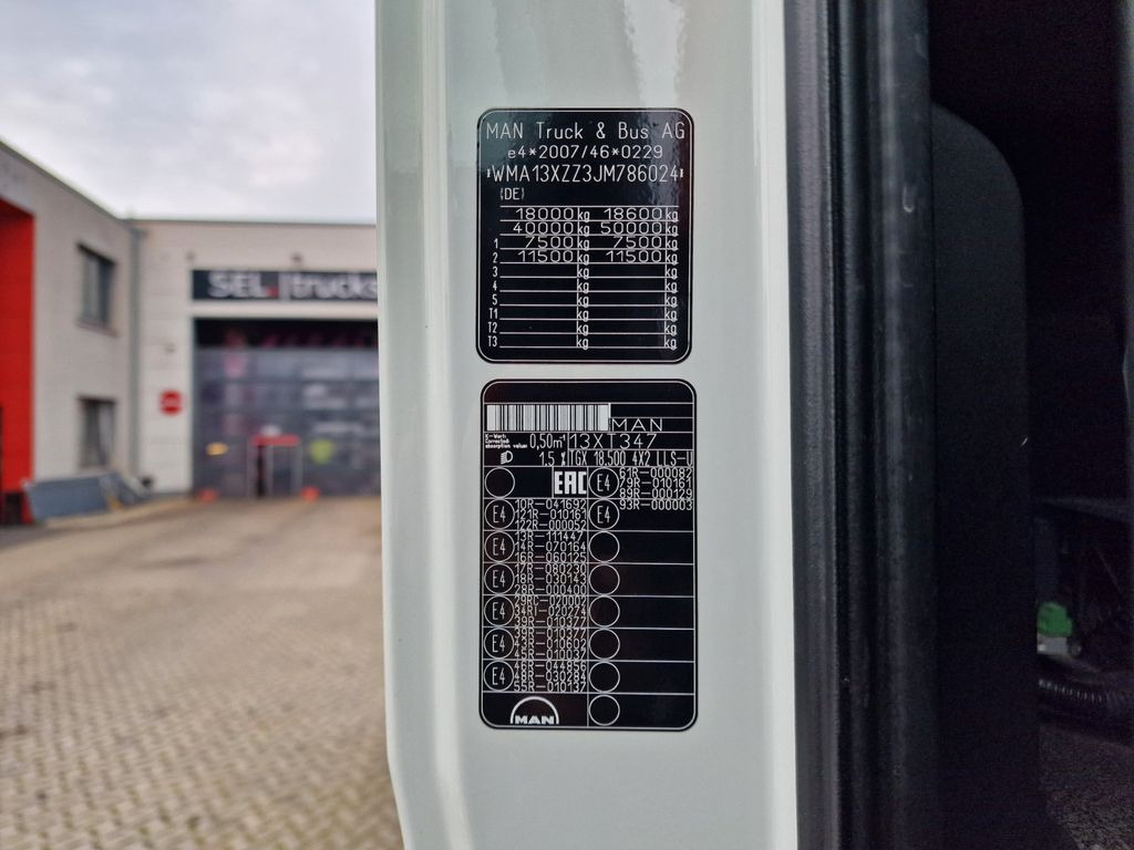Tractor unit MAN TGX 18.500 / Retarder / Alu-Felgen / Xenon MAN TGX 18.500 / Retarder / Alu-Felgen / Xenon: picture 12 Tractor unit MAN TGX 18.500 / Retarder / Alu-Felgen / Xenon MAN TGX 18.500 / Retarder / Alu-Felgen / Xenon: picture 12