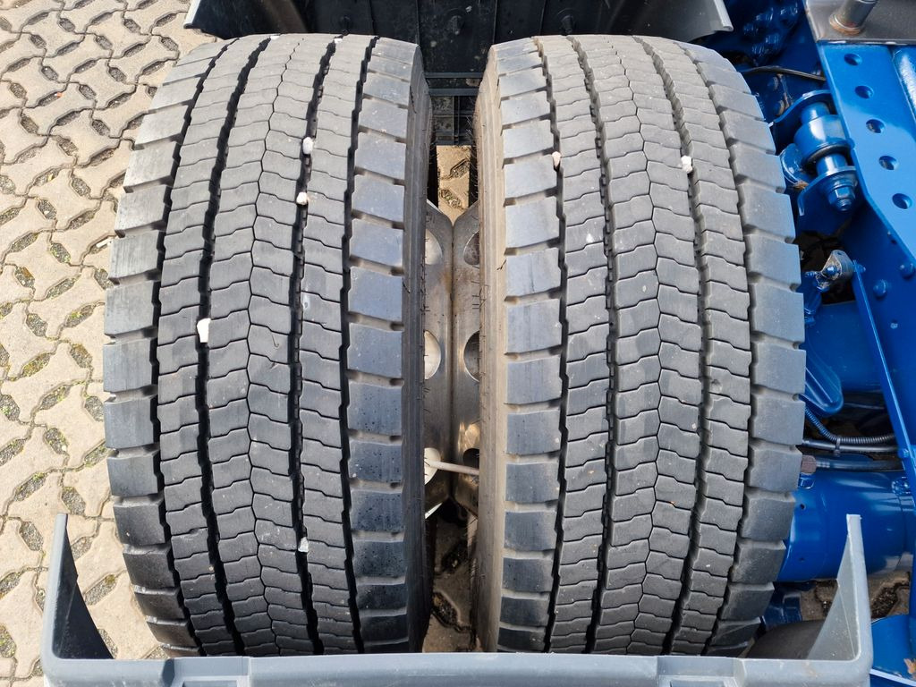 Tractor unit MAN TGX 18.500 / Retarder / Alu-Felgen / Xenon MAN TGX 18.500 / Retarder / Alu-Felgen / Xenon: picture 29 Tractor unit MAN TGX 18.500 / Retarder / Alu-Felgen / Xenon MAN TGX 18.500 / Retarder / Alu-Felgen / Xenon: picture 29