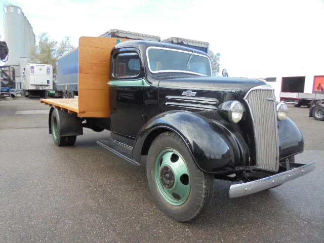 Chevrolet 1 1/2 TON FLATBED - Dropside/ Flatbed truck: picture 3 Chevrolet 1 1/2 TON FLATBED - Dropside/ Flatbed truck: picture 3
