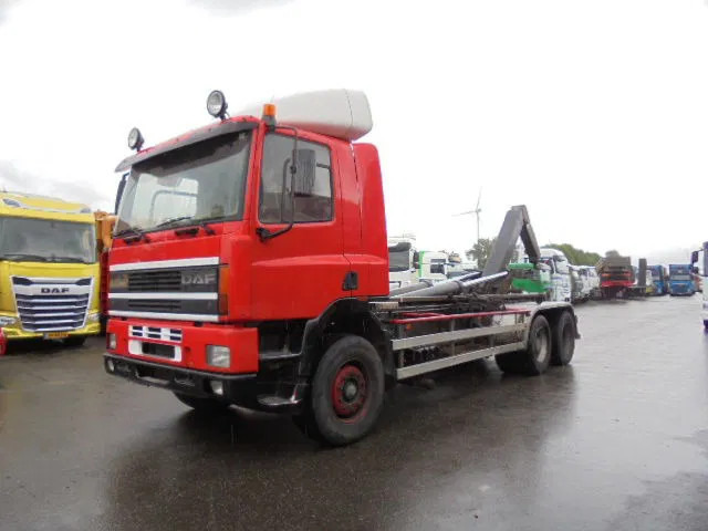 DAF 85.400 85-400 ATI 6X2 BLADGEVEERD - Hook lift truck: picture 1 DAF 85.400 85-400 ATI 6X2 BLADGEVEERD - Hook lift truck: picture 1