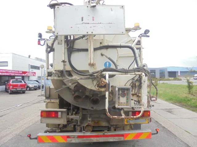 Vacuum truck DAF CF 85.410 8X4 BLADGEVEERD: picture 18