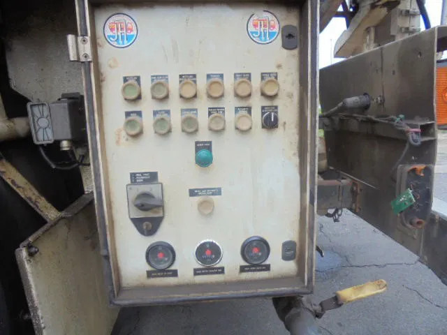 Vacuum truck DAF CF 85.410 8X4 BLADGEVEERD: picture 17