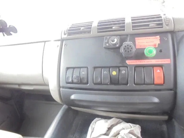 Vacuum truck DAF CF 85.410 8X4 BLADGEVEERD: picture 10