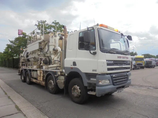 Vacuum truck DAF CF 85.410 8X4 BLADGEVEERD: picture 6