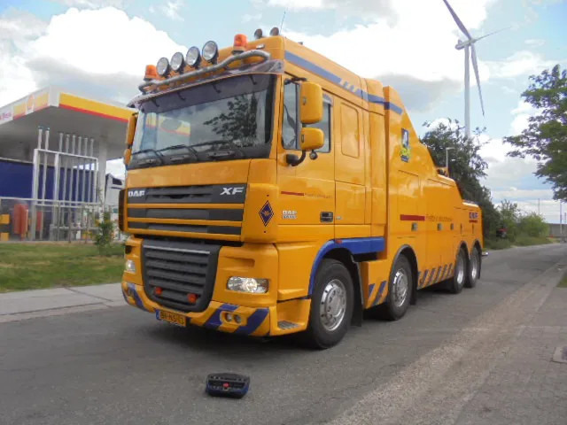 DAF XF 105 510 8X4 WRECKER - Tow truck: picture 1 DAF XF 105 510 8X4 WRECKER - Tow truck: picture 1