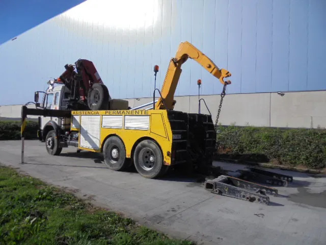 Tow truck Mercedes-Benz 2435 S/6X2/4 + ROBSON DRIVE: picture 9