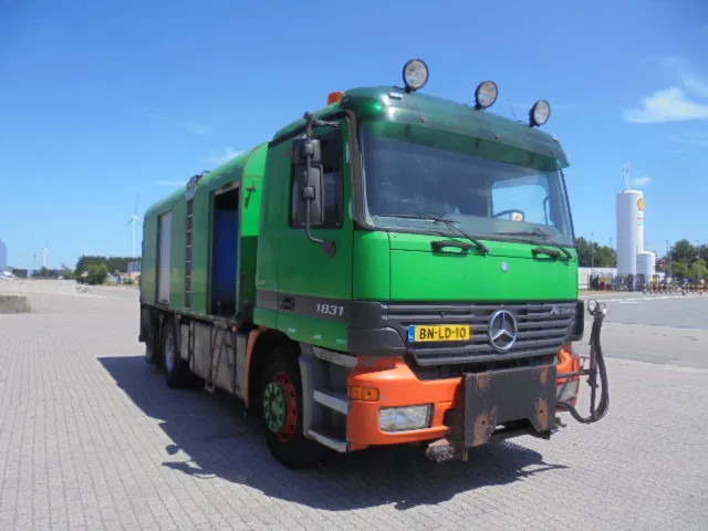 Mercedes-Benz Actros 1831 1831 Bitumensprayer - Tanker truck: picture 3 Mercedes-Benz Actros 1831 1831 Bitumensprayer - Tanker truck: picture 3