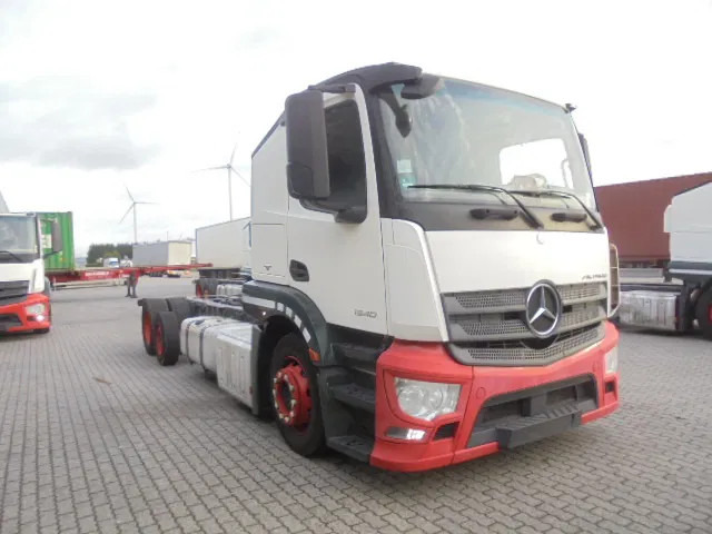 Mercedes-Benz Actros 2340 LL 6X2 - Autotransporter truck: picture 3 Mercedes-Benz Actros 2340 LL 6X2 - Autotransporter truck: picture 3