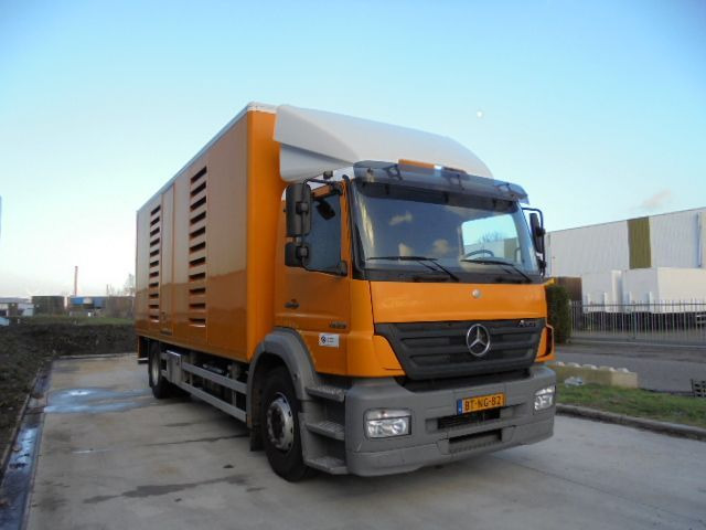 Mercedes-Benz Axor 1829 + HAMMELMAN - Vacuum truck: picture 3 Mercedes-Benz Axor 1829 + HAMMELMAN - Vacuum truck: picture 3