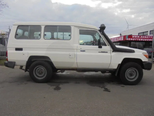 Toyota Land Cruiser HZJ78L 4WD EXPORT OUT EU ONLY - Car: picture 4 Toyota Land Cruiser HZJ78L 4WD EXPORT OUT EU ONLY - Car: picture 4