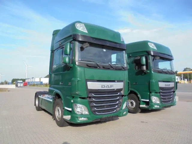 DAF XF 106.460 SUPER SPACE CAB - Tractor unit: picture 3 DAF XF 106.460 SUPER SPACE CAB - Tractor unit: picture 3