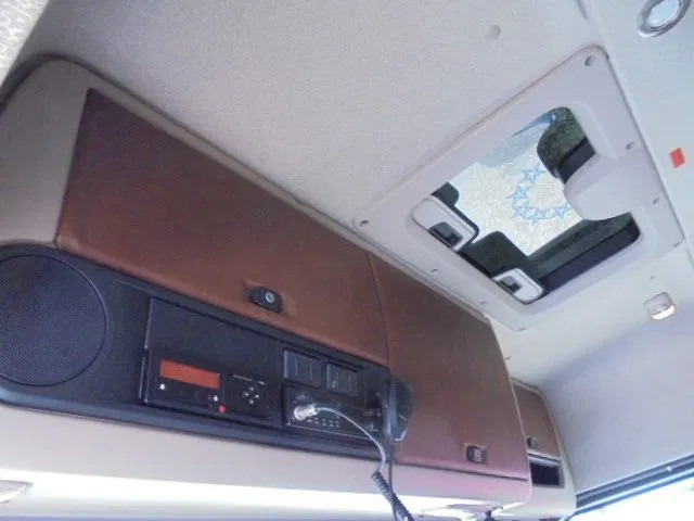 Tractor unit DAF XF 440 EURO 6: picture 9