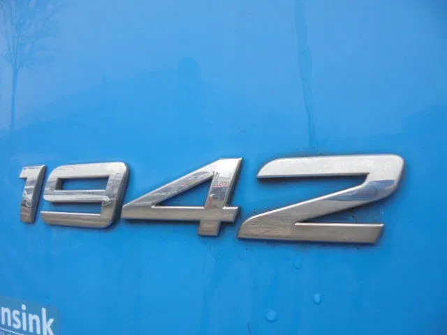 Tractor unit Mercedes-Benz Actros 1842 LS EUR6: picture 17