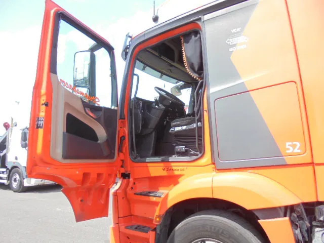 Tractor unit Mercedes-Benz Actros 2343 6X2 VOORLOOPAS: picture 7