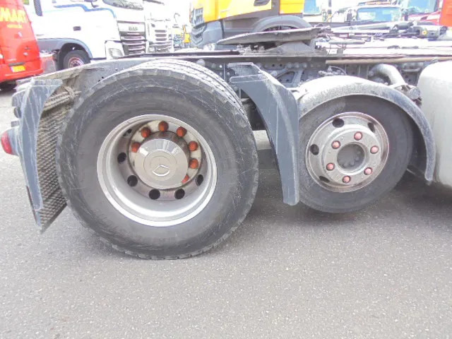 Tractor unit Mercedes-Benz Actros 2343 6X2 VOORLOOPAS: picture 14