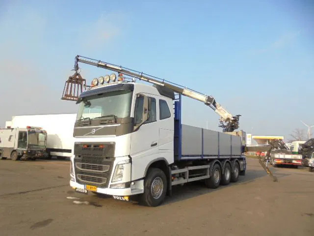 Volvo FH 460 FH 460 8X2 NL TRUCK APK-TUV GEKEURD 10-10-2026 - Crane truck: picture 3 Volvo FH 460 FH 460 8X2 NL TRUCK APK-TUV GEKEURD 10-10-2026 - Crane truck: picture 3