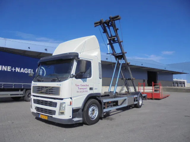 Volvo FM 260 MANUAL GEAR NL TRUCK - Cable system truck: picture 1 Volvo FM 260 MANUAL GEAR NL TRUCK - Cable system truck: picture 1