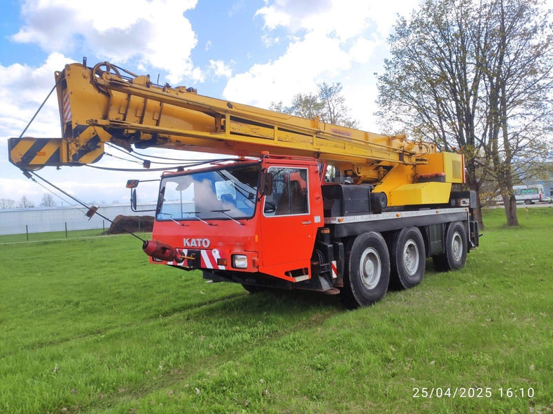 Kato KA400E - Mobile crane: picture 1 Kato KA400E - Mobile crane: picture 1