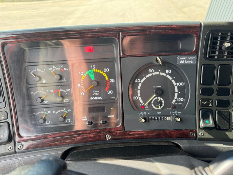 Tractor unit Scania R 124 LA 360, Manual pump.: picture 8