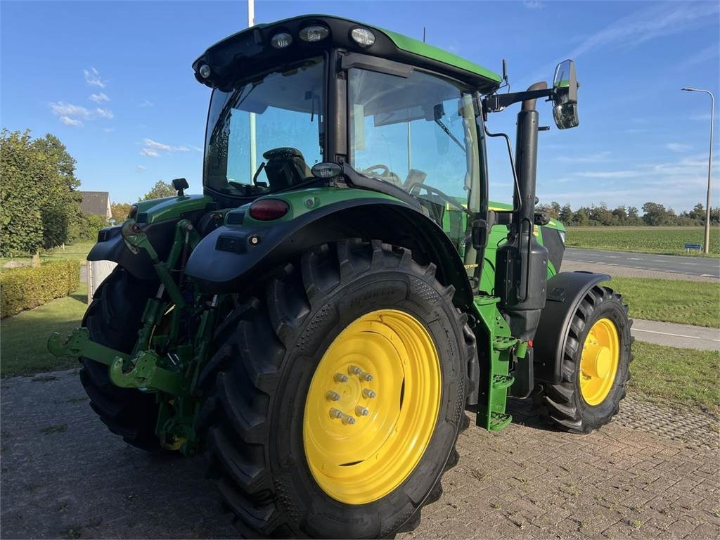 John Deere 6145R - Farm tractor: picture 5 John Deere 6145R - Farm tractor: picture 5
