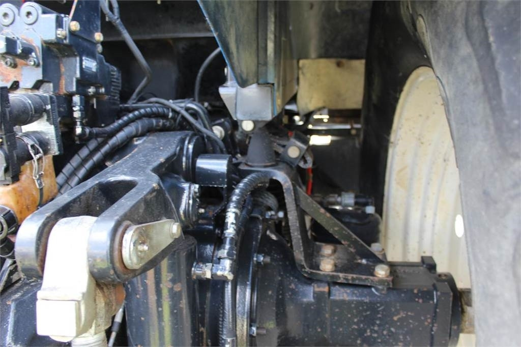 Farm tractor New Holland T7050: picture 8
