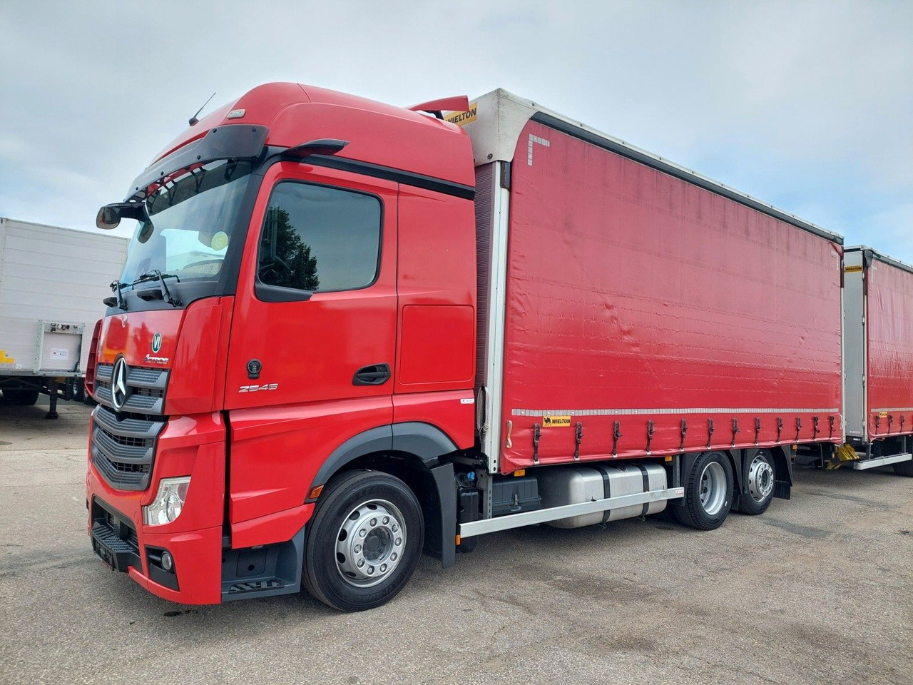 Mercedes-Benz Actros 2545 L/NR 6x2 + Wielton PC2K Durchbar - Curtain side truck: picture 5 Mercedes-Benz Actros 2545 L/NR 6x2 + Wielton PC2K Durchbar - Curtain side truck: picture 5