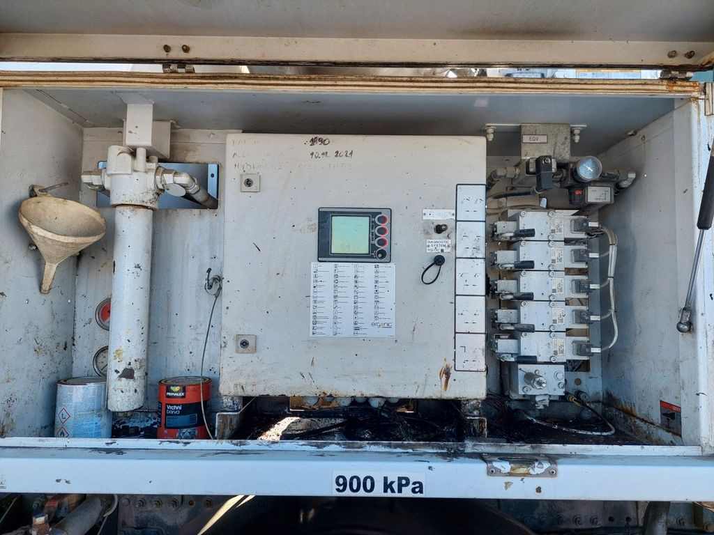 Mixer pump truck Mercedes-Benz Actros 4141 BB Putzmeister M24-3: picture 17