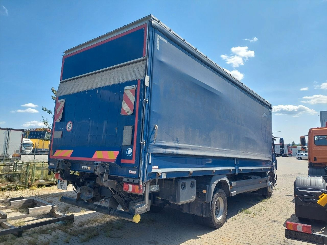 Mercedes-Benz Atego 1224L 4x2 LBW UNFALL!!! - Curtain side truck: picture 2 Mercedes-Benz Atego 1224L 4x2 LBW UNFALL!!! - Curtain side truck: picture 2