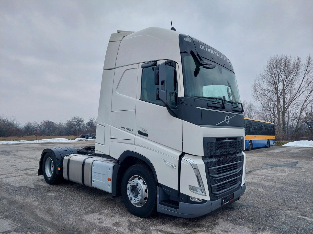 Volvo FH 13 Globetrotter XL 460 I-SAVE - Tractor unit: picture 2 Volvo FH 13 Globetrotter XL 460 I-SAVE - Tractor unit: picture 2