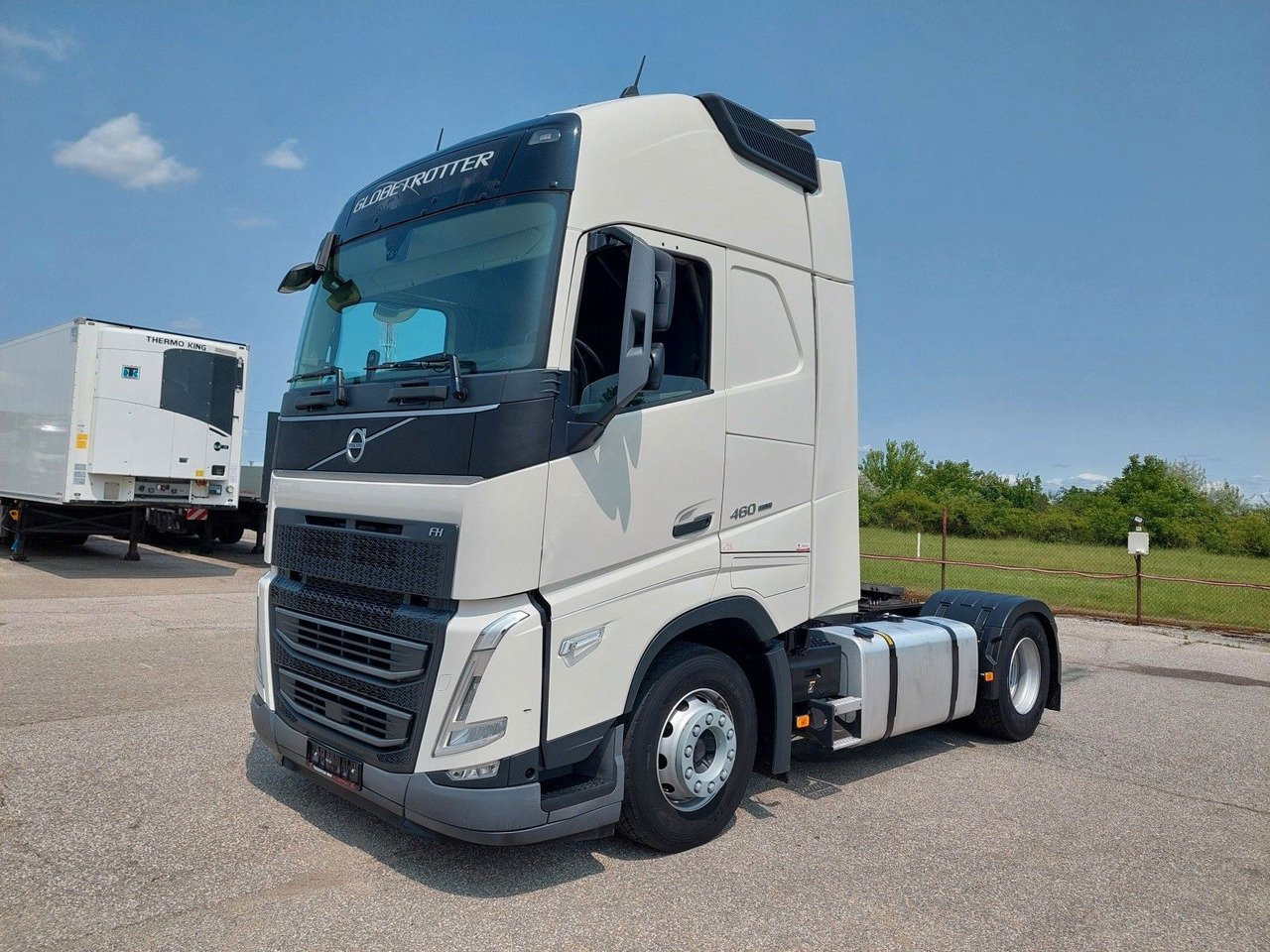 Volvo FH 13 Globetrotter XL 460 I-SAVE - Tractor unit: picture 1 Volvo FH 13 Globetrotter XL 460 I-SAVE - Tractor unit: picture 1